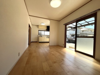 【居間・リビング】 | 内浜町　一戸建