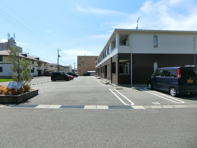 エヴァーグリーン西福原の駐車場