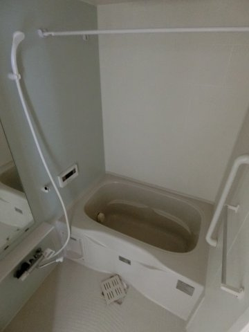 エヴァーグリーン西福原の浴室