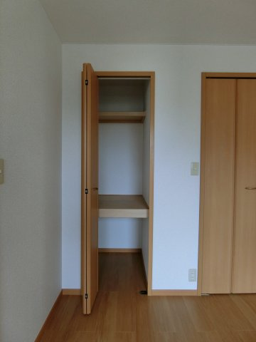 サニーヒルＢの収納|イメージ102号室の写真（反転あり）