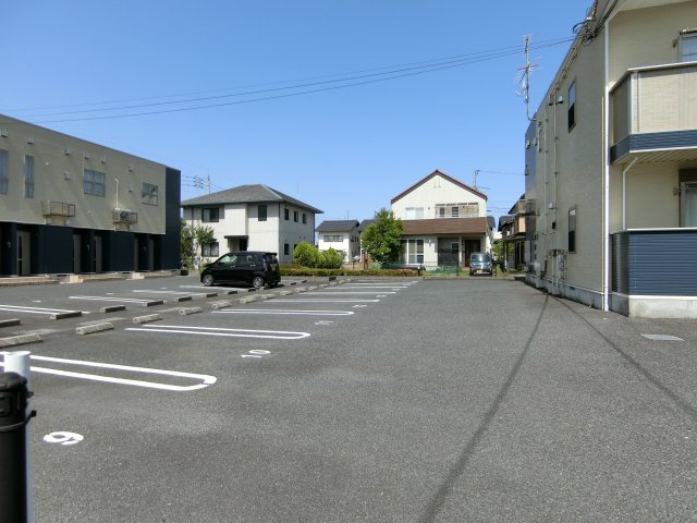 プチ・プランタン　Ⅵの駐車場