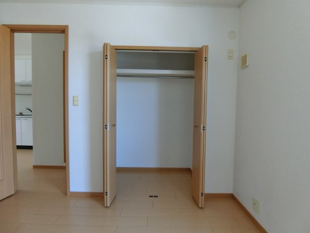 ヌーベル　ピアッツァⅡの玄関
