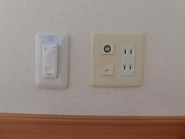 ブライト　スクエアＢの周辺|ファミリーマート 境港夕日ヶ丘まで500m