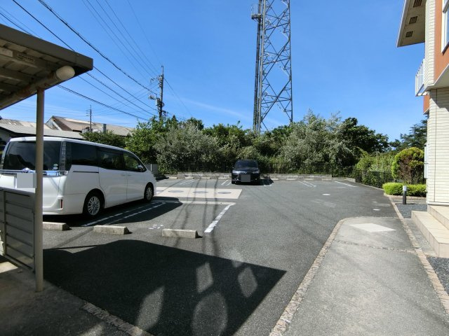 プラシード浜の駐車場