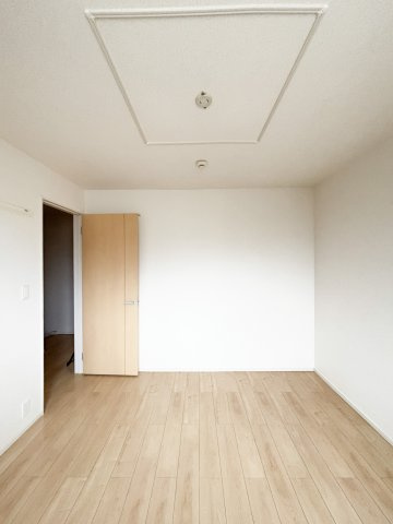 フローラーリアの洋室