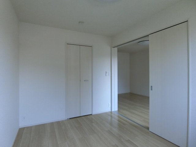 コンフォートメゾン　富益の洋室