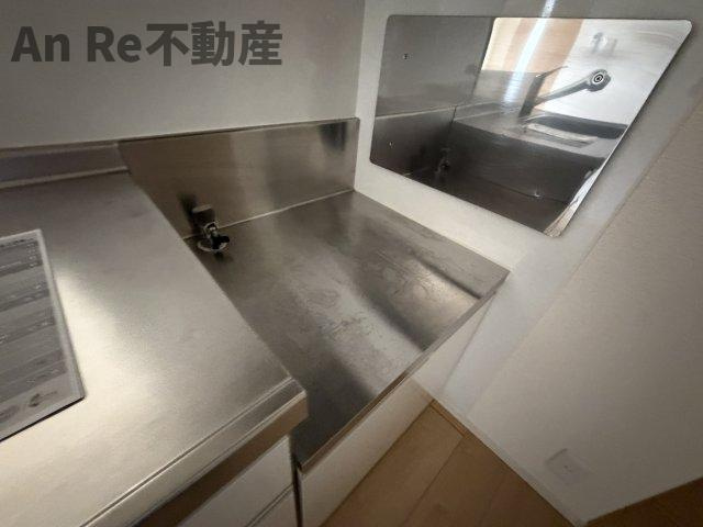 川口市大字藤兵衛新田のアパートのキッチン
