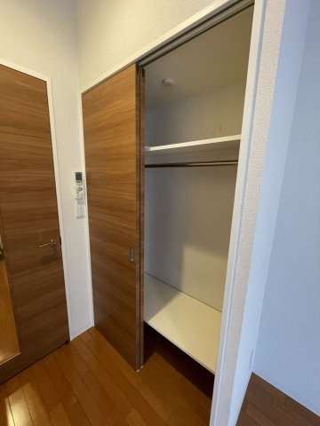 ピジェ　ブラン守口の収納|(参考)同マンション別間取り他部屋の写真（間取り図が正）