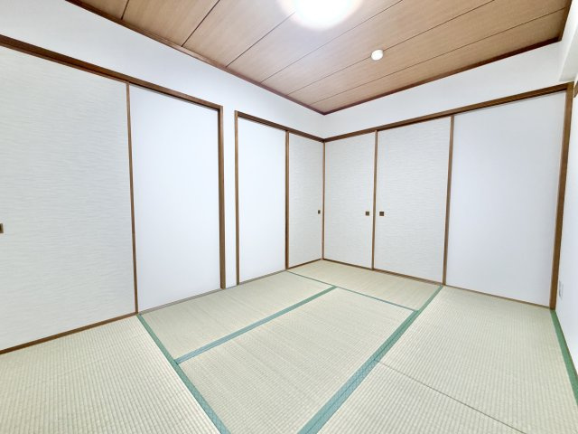 ユニーブル鳴海東ガーデンコートの和室