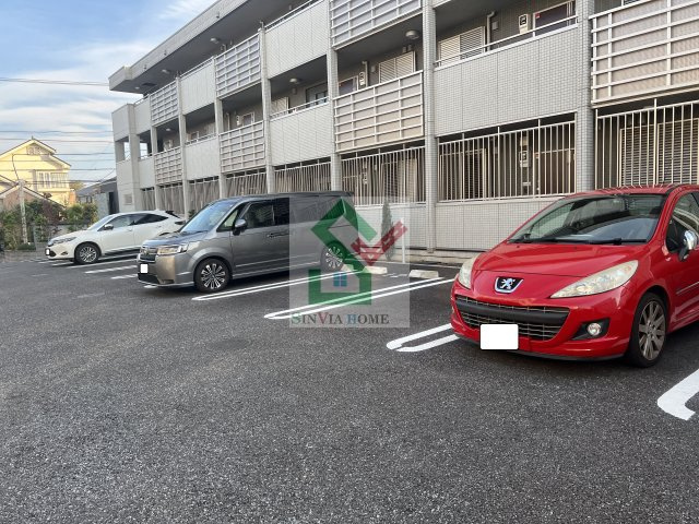 フロレスタ南大泉の駐車場