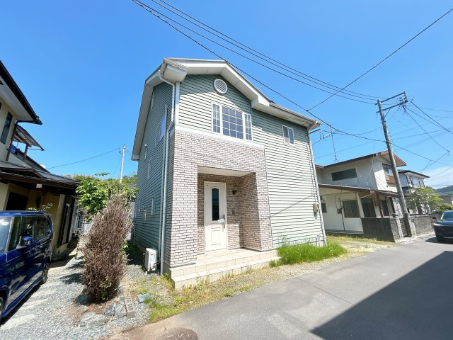 いわき市内郷御台境町五反田 4LDK中古住宅　陽当たり良好！　不動産プラスの外観|【リフォーム中】外壁塗装、屋根塗装、玄関扉交換、内装リフォーム、水回り機器交換いたします。