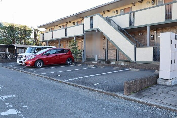 グリーンベールの駐車場