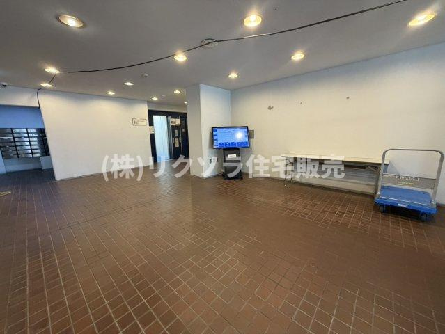 寝屋川東ファミリータウン中1番館のエントランス|■物件内覧・資金計画相談・住宅ローン相談、リフォーム相談、お問合せ受付中■
※当日・翌日のご内覧、ご相談はお電話でのお問合せがスムーズです！