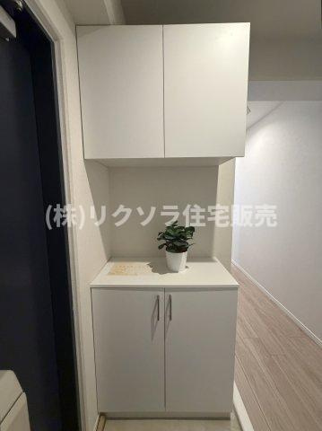 寝屋川東ファミリータウン中1番館の収納|ウォークインクローゼット
■物件内覧・資金計画相談・住宅ローン相談、リフォーム相談、お問合せ受付中■
※当日・翌日のご内覧、ご相談はお電話でのお問合せがスムーズです！