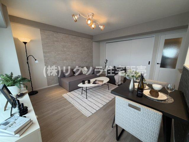 寝屋川東ファミリータウン中1番館の独立洗面台|シャワー付き洗面化粧台
■物件内覧・資金計画相談・住宅ローン相談、リフォーム相談、お問合せ受付中■
※当日・翌日のご内覧、ご相談はお電話でのお問合せがスムーズです！