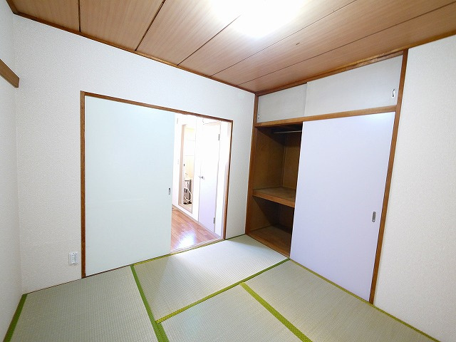 パナハイツ大宮の和室