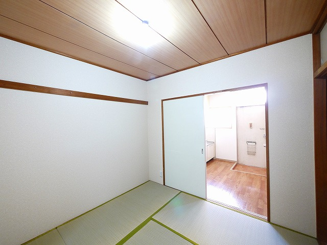 パナハイツ大宮の和室