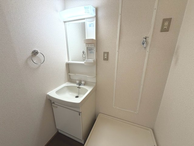 ソレイユAの洗面所|洗面化粧台