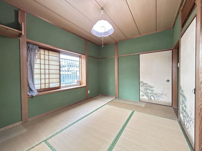 【和室】 | 三里町3丁目売家 | 1F和室です。北側の窓には格子がついており、防犯面も安心です