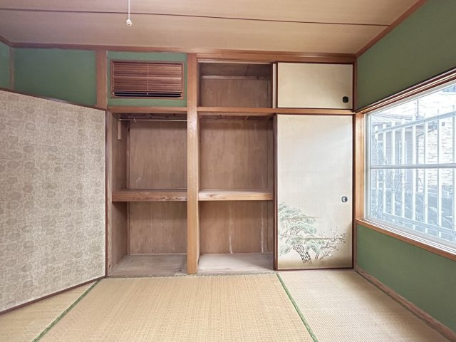 【和室】 | 三里町3丁目売家 | １F和室収納になります。他に比べたら奥行きが少し狭いです。