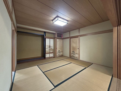 【和室】 | 三里町3丁目売家 | 仏間・床の間のある１F和室です。