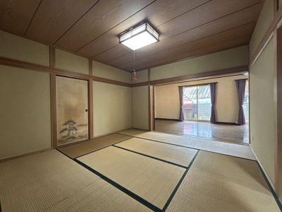 【和室】 | 三里町3丁目売家 | １F和室はリビングに隣接しており、使い易い間取りです。