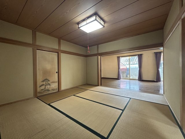 【和室】 | 三里町3丁目売家 | １F和室はリビングに隣接しており、使い易い間取りです。