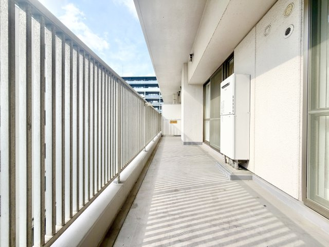 アンビックス志賀ストリートタワーのバルコニー