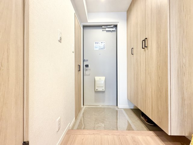 アンビックス志賀ストリートタワーの玄関