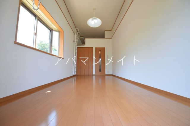 【寝室】 | ReDEAL横浜戸塚 | ２面採光！