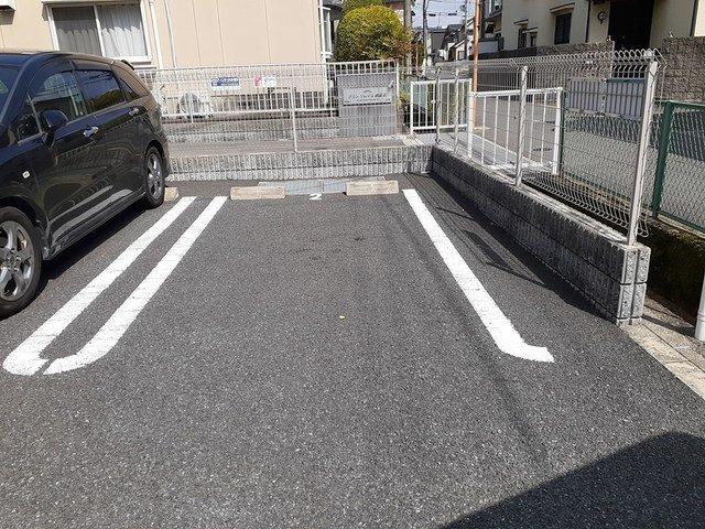 グランソレイユ楠葉Ⅱの駐車場|駐車スペースもあります