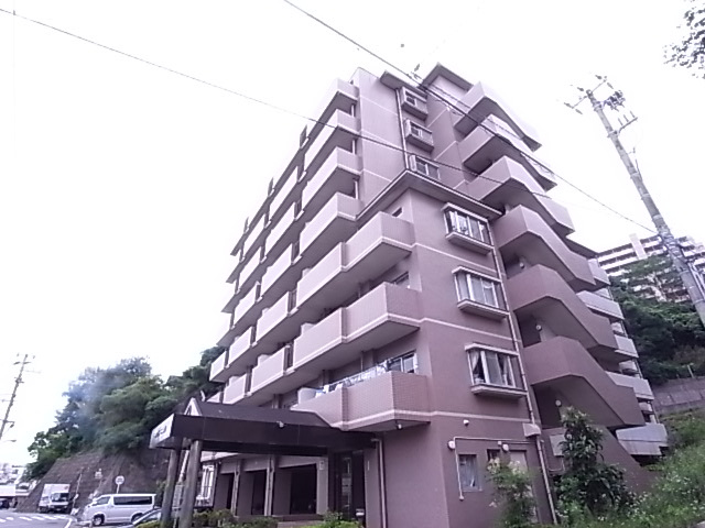 日宝アドニス塩屋のエントランス