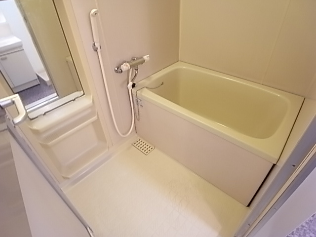 日宝アドニス塩屋の浴室