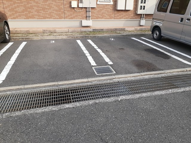 ブリッサ　NTの駐車場
