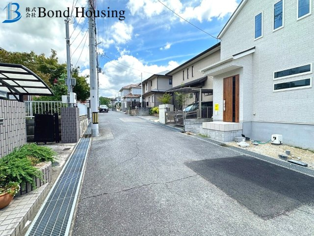 近隣商業施設充実　竹の台1丁目　新築2区画　A号棟の前面道路含む現地写真
