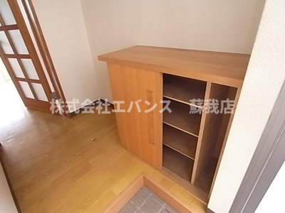 【エントランス】 | カールスプラッツ | シューズボックス