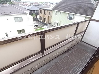 【バルコニー】 | カールスプラッツ | お洗濯にも便利なバルコニー付き