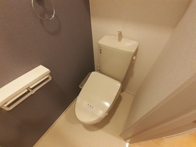 【トイレ】 | シエロ | 清潔感のあるトイレです