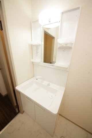 シャルム新浜Ⅱの独立洗面台