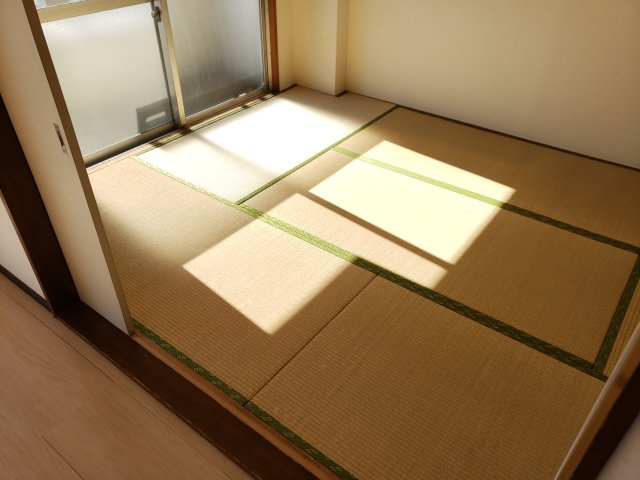 クレセントパレスの和室