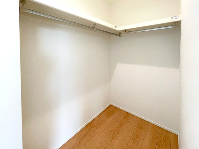 高知市朝倉本町1丁目 ② 新築戸建ての収納|＊こちらはWICの類似イメージ画像です。