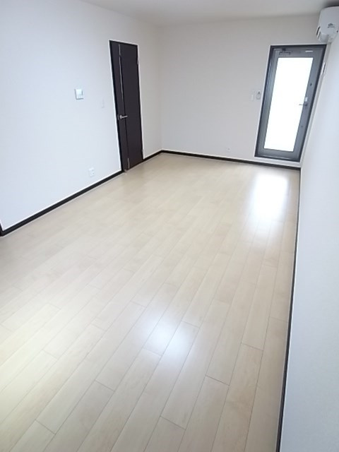 フジパレス園田Ⅲ番館の居間・リビング