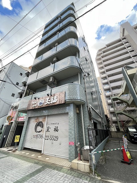 リバーサイドONEの外観