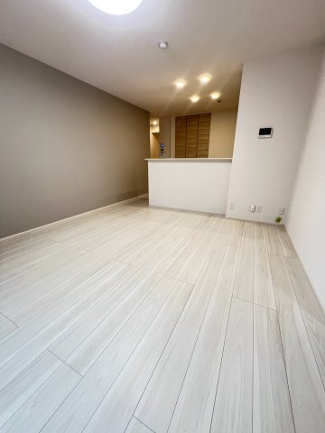 NIGAWA RESIDENCEⅡの居間・リビング