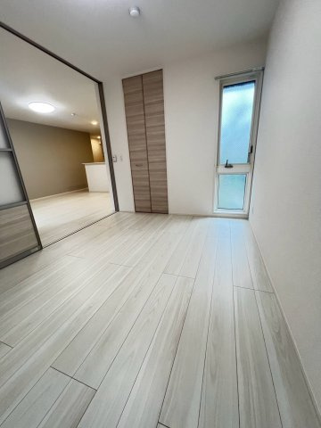 NIGAWA RESIDENCEⅡの居間・リビング