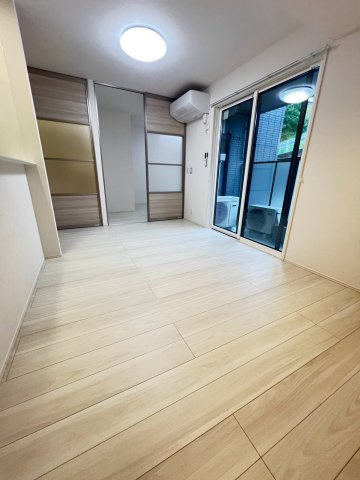 NIGAWA RESIDENCEⅡの居間・リビング