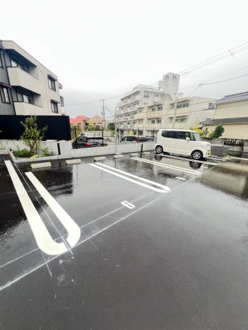 NIGAWA RESIDENCEⅡの駐車場