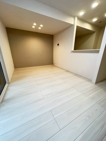 NIGAWA RESIDENCEⅡの居間・リビング