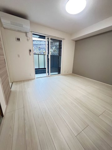 NIGAWA RESIDENCEⅡの居間・リビング