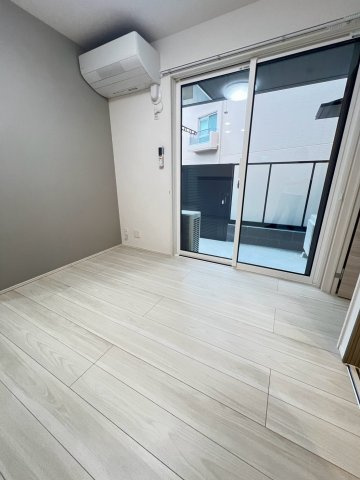 NIGAWA RESIDENCEⅡの居間・リビング